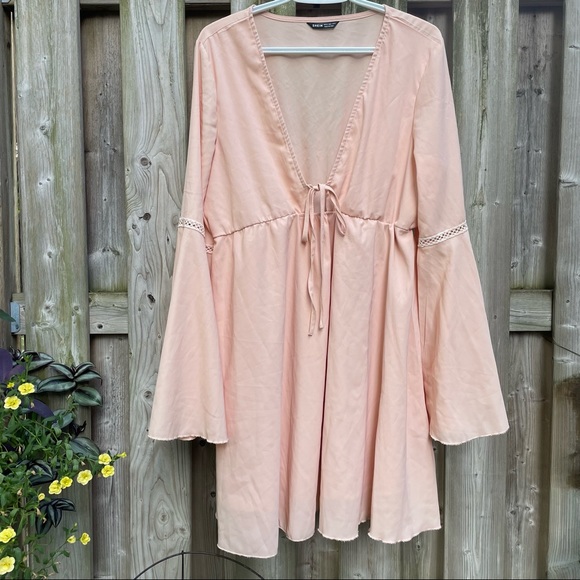 SHEIN Bell Sleeve Dress - Picture 4 of 7